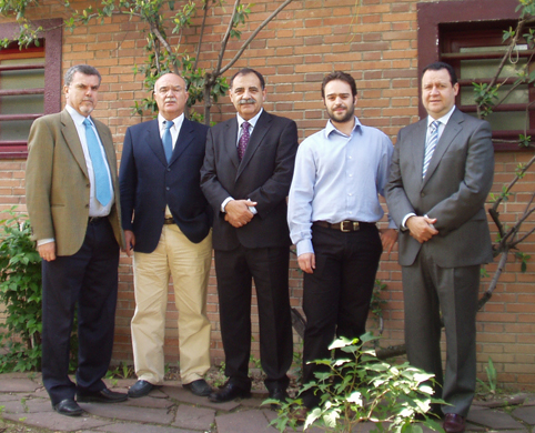 Eloy Galvn, nuevo Director General, en el centro, con los responsables de Recinsa