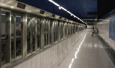 Ejemplo de instalacin de puertas de cierre de andn Manusa en una estacin de metro