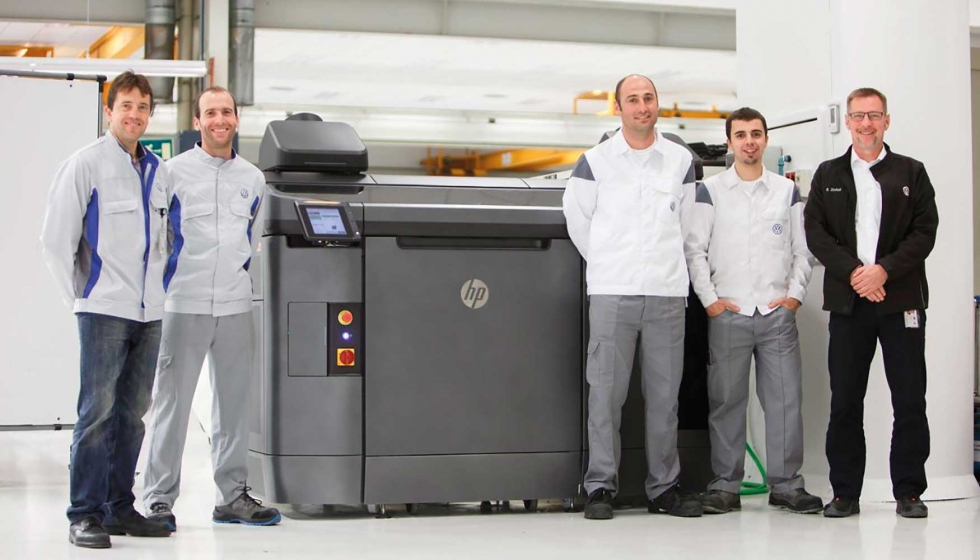 El equipo de Grupo Volkswagen junto a su HP Multi Jet Fusion