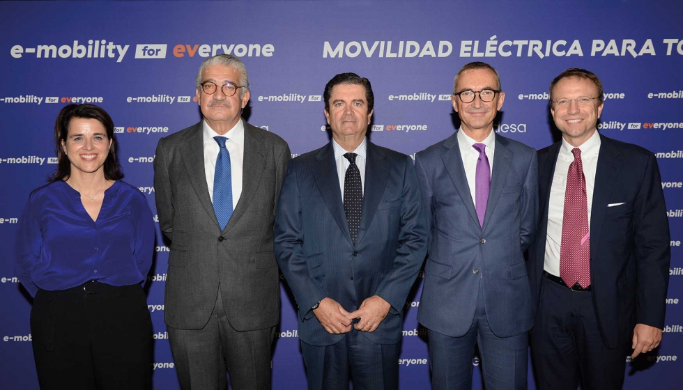De izquierda a derecha, Elena Bernrdez, responsable e-Mobilty de Endesa X; Jos Bogas, consejero delegado de Endesa; Borja Prado...