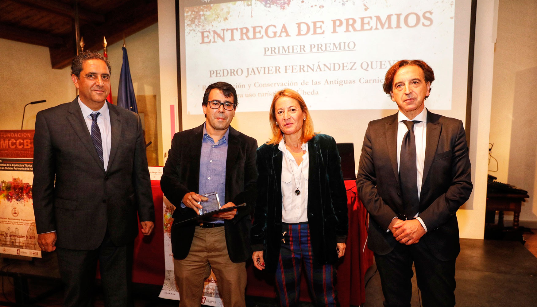 Momento de la entrega del premio a Pedro Javier Fernndez Quevedo...