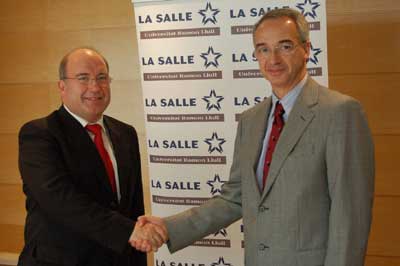 Acto de la firma de ambos convenios, celebrado en el Campus de La Salle, en Barcelona