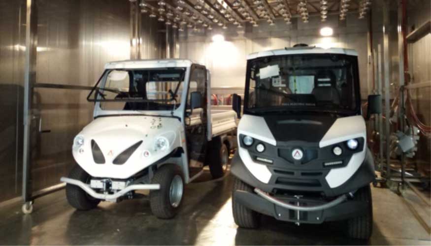 Pruebas en c�mara clim�tica para la evaluaci�n del confort t�rmico. (Izquierda) veh�culo de �ltima generaci�n; (derecha) veh�culo Jospel...