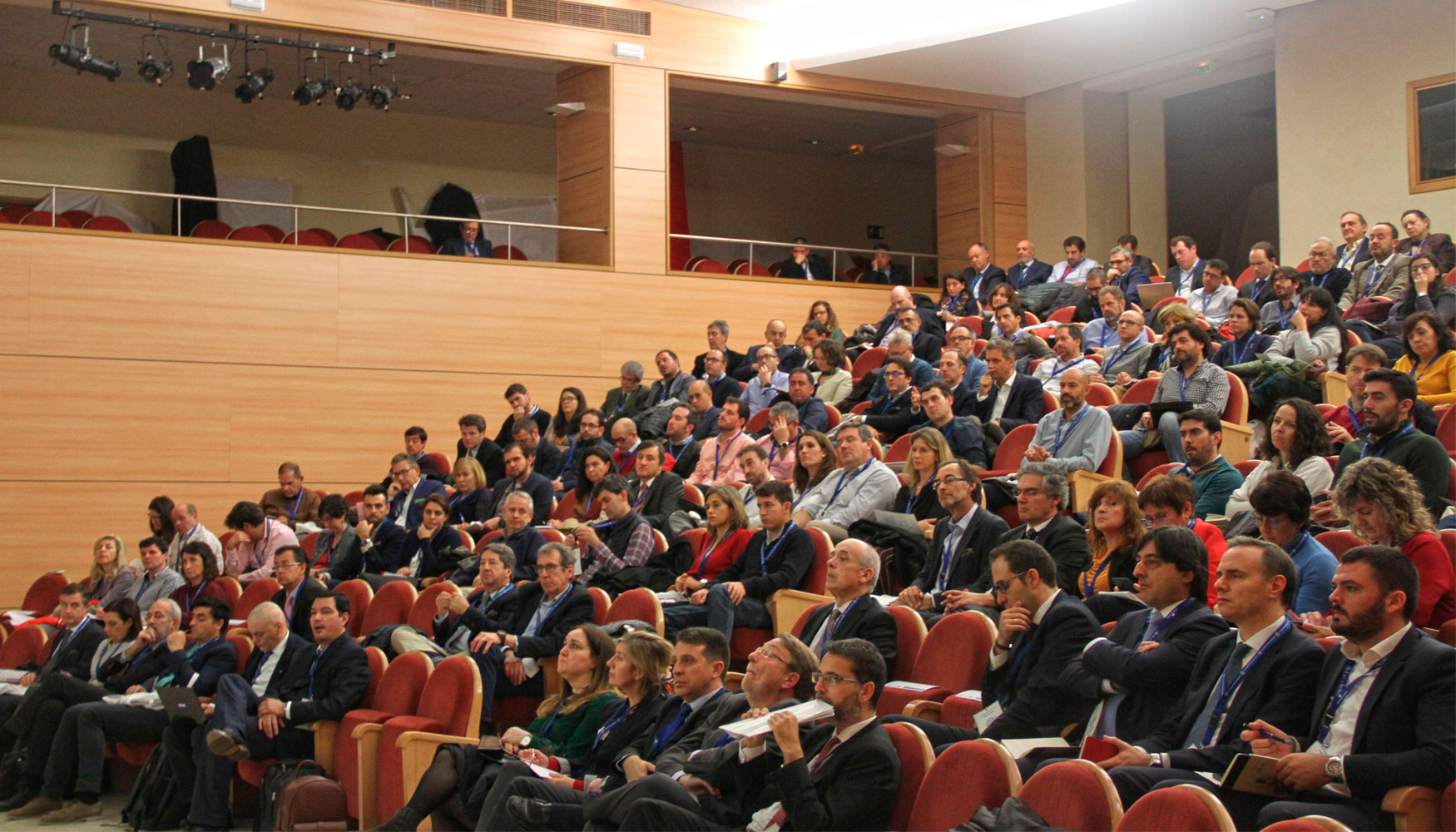 326 congresistas llenaron el Saln de Acto de la Escuela Tcnica Superior de Ingenieros Industriales de Madrid