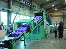 COAX 100E sistema de reciclaje con triturador monohusillo integrado