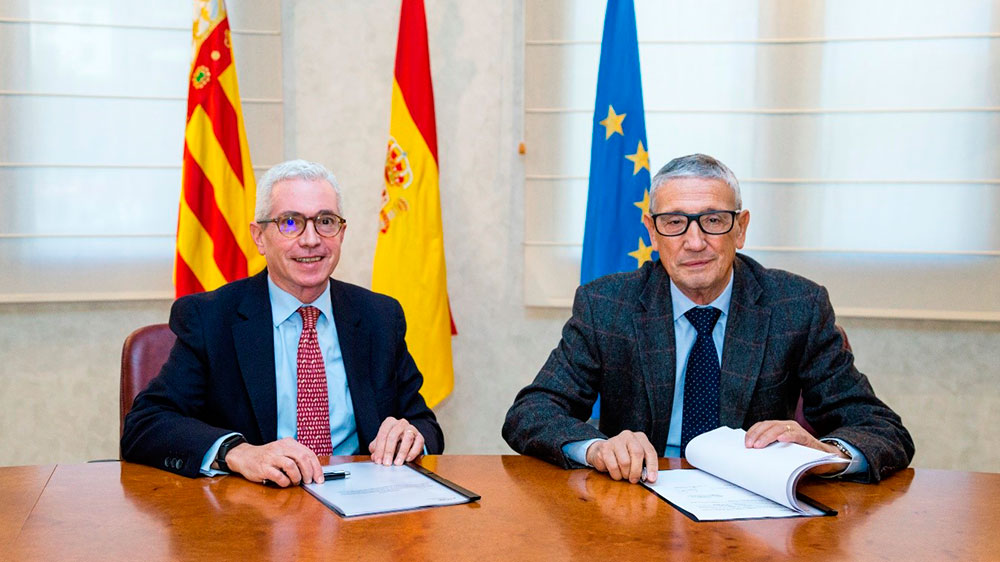 Momento de la firma del convenio de colaboracin entre Bankinter y Ascer