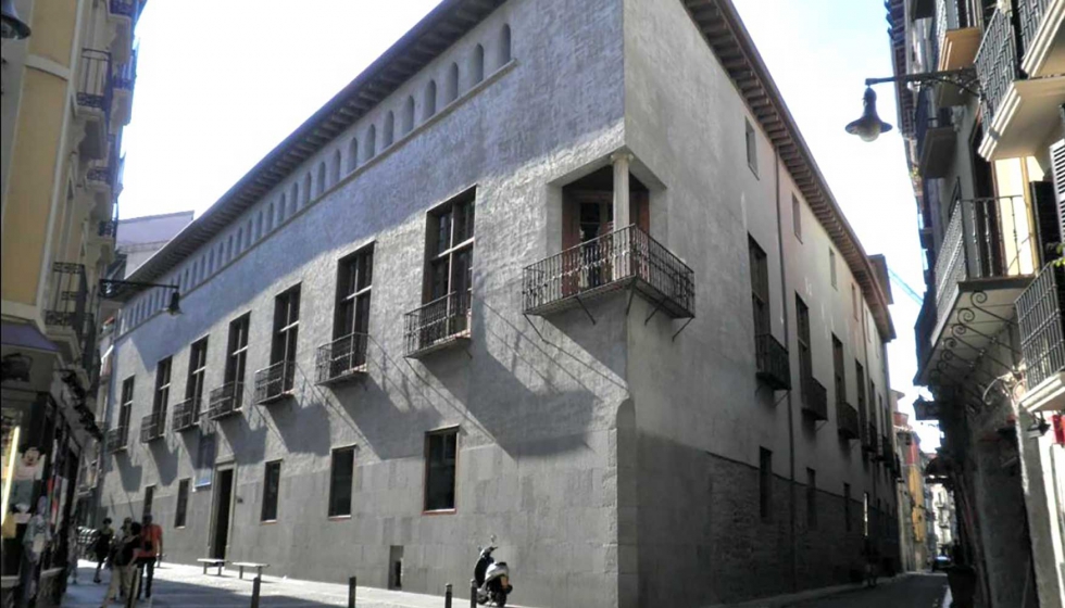Fachada del Palacio del Condestable, en Pamplona, Navarra. Foto: sanahujapartners.com