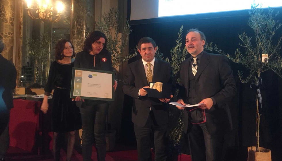 Francisco Reyes ha recogido en el marco de una gala celebrada en Roma el Premio Cristina Tiliacos de la gua Flos Olei