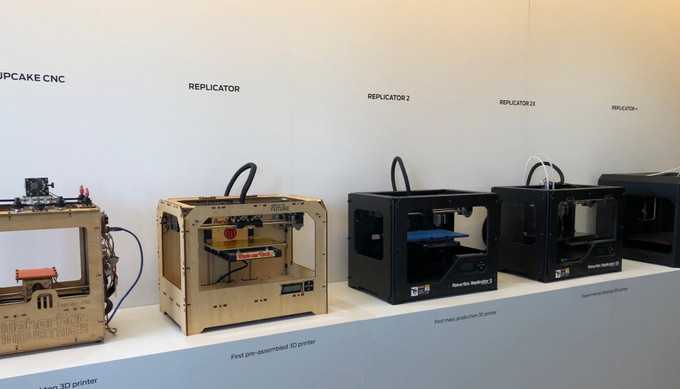 En el showroom pueden verse todas las impresoras MakerBot desde sus inicios