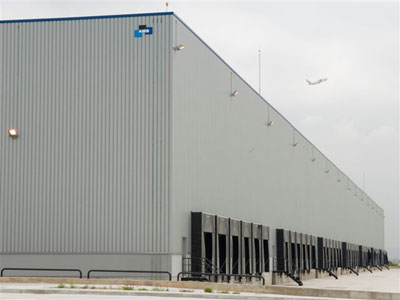 El parque log�stico AMB-Barajas ocupa 40.740 m2 con 3 edificios de almacenes y oficinas