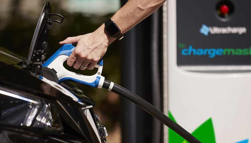 BP adquirió el pasado mes de julio al mayor proveedor de puntos de suministro de energía para vehículos eléctricos en el Reino Unido...