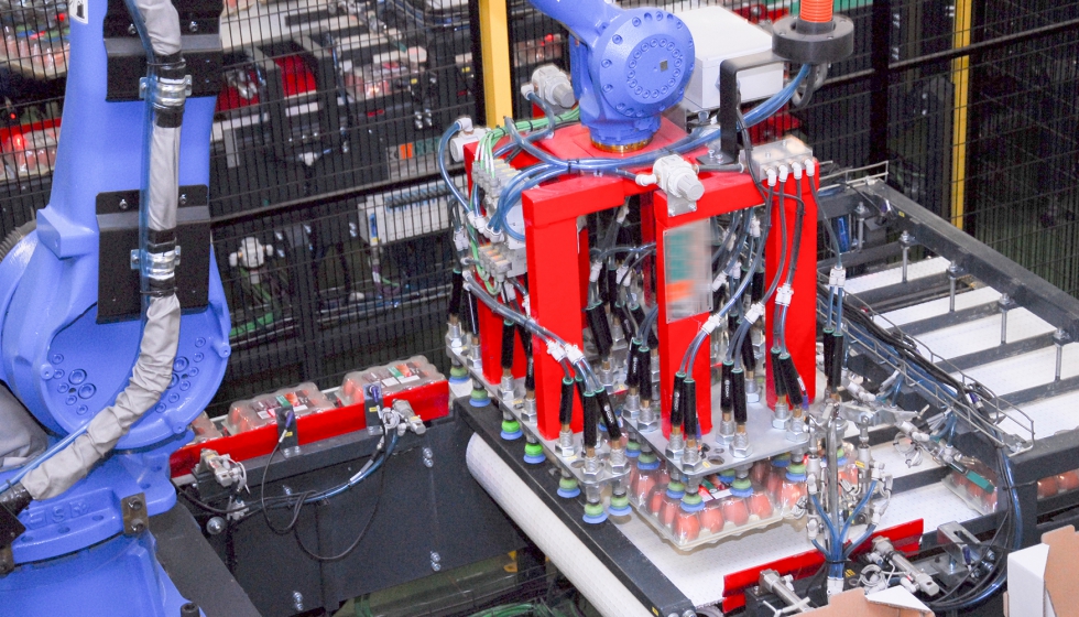 Los robots Yaskawa estn asistidos por generacin de vaco y garra mecnica