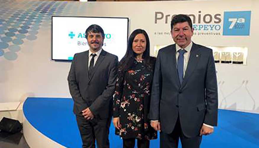 De izquierda a derecha, Jorge Val, responsable de riesgos laborales, Marta Jorcano, responsable de RRHH y medioambiente, y Armando Mateos...