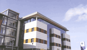 La fachada acristalada de los nuevos edificios proporciona altas prestaciones en aislamiento t�rmico