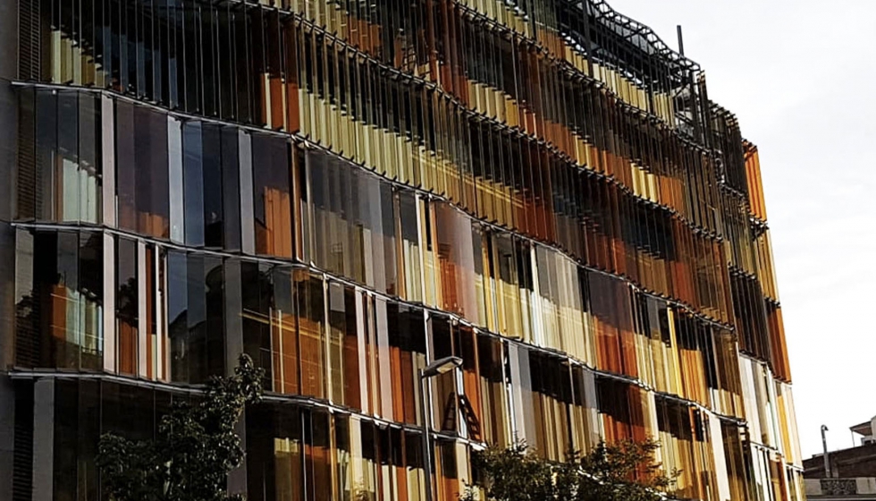 Nueva fachada del Eada Business School, en Barcelona, en la que ha participado Vidresif