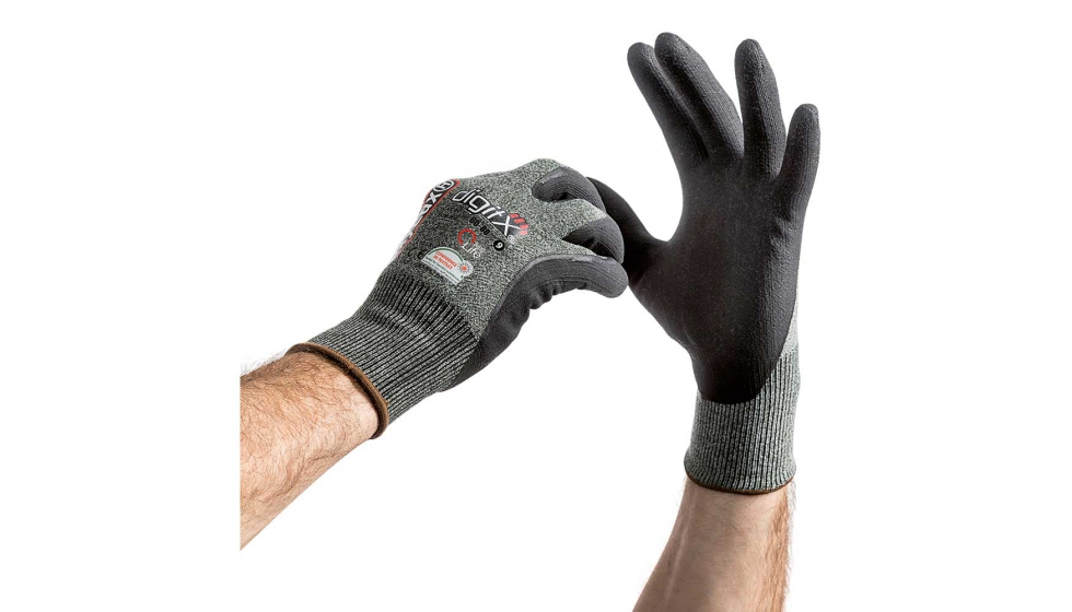 Adems de elsticos y cmodos, los Digitx Gloves ofrecen un excelente agarre en seco gracias a la tecnologa del recubrimiento de nitrilo en la palma...