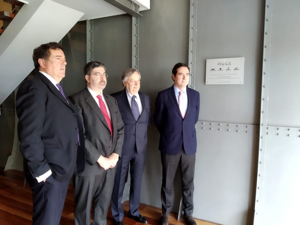 Jaime Hernani, director general del Grupo AGEX; Vctor Ruiz, presidente de Mafex; Carlos lvarez, presidente del Grupo Agex; y Antonio Garamendi...