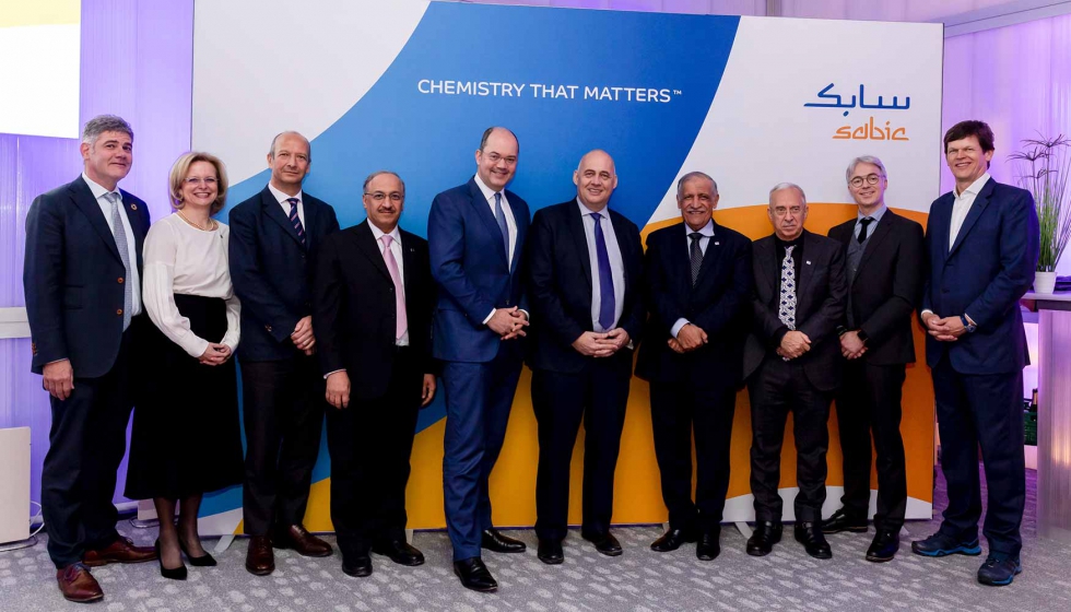 Heino Freudenberg (5 por la izquierda), presidente y CEO de Vinventions, durante el Foro Econmico Mundial de Davod