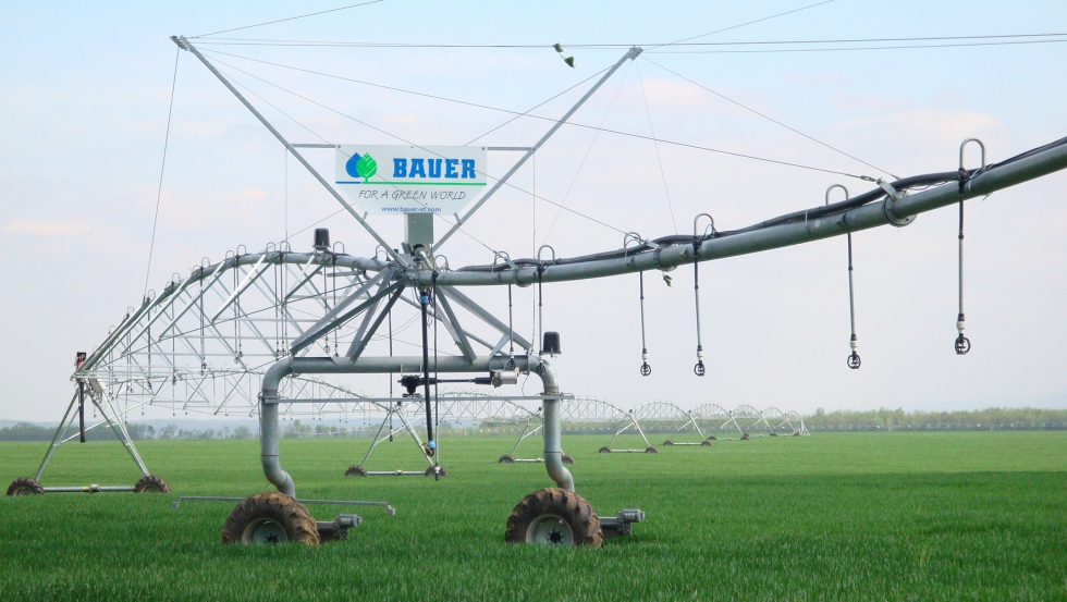 Pivot de la amplia gama que ofrece la marca Bauer a travs de su importador en Espaa, Farming Agrcola