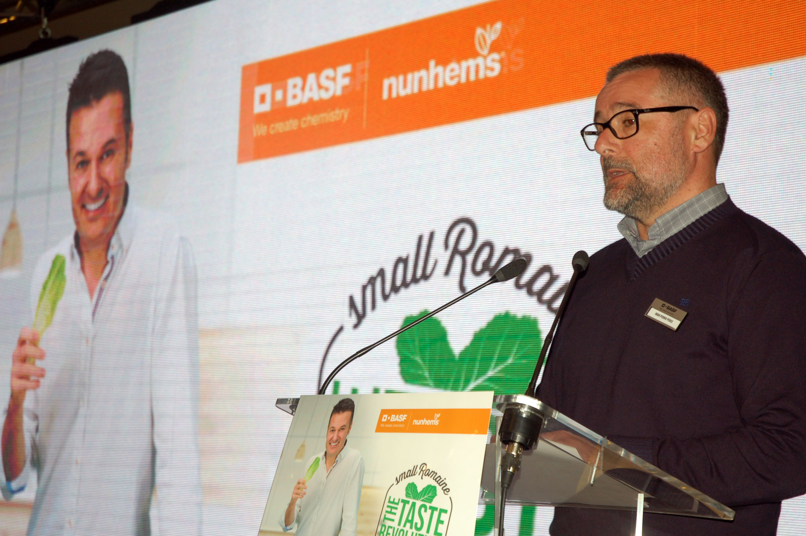 Juan Pedro Prez Abelln, Crop Sales Manager de Lechuga BASF Vegetable Seeds, fue el encargado de dar la bienvenida a los asistentes...