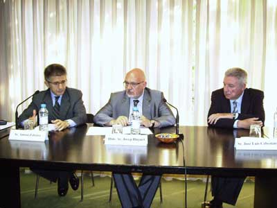 Antoni Zabala (izquierda) present en la asamblea general de Fedequim los datos ms relevantes del sector en el ejercicio de 2007...