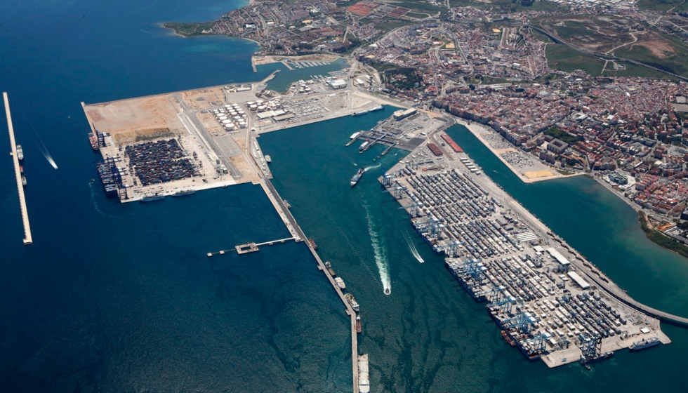 El Puerto Baha de Algeciras es uno de los ms importantes del pas