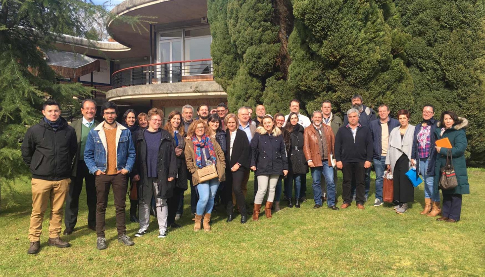 Foto de grupo de los participantes en el Curso de Experto en Anlisis Sensorial de Aceites de Oliva Vrgenes Premium o de Alta Gama...