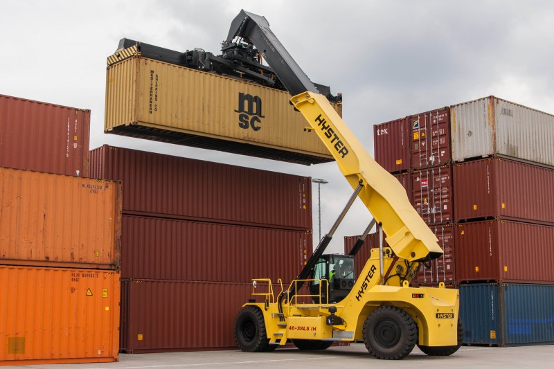 hyster rs46 reachstacker handles containers
