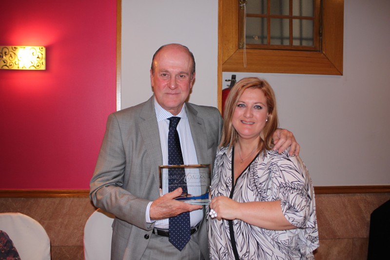 Enrique Lacalle reconocido con el premio Admira 2015 junto a Virginia Lpez