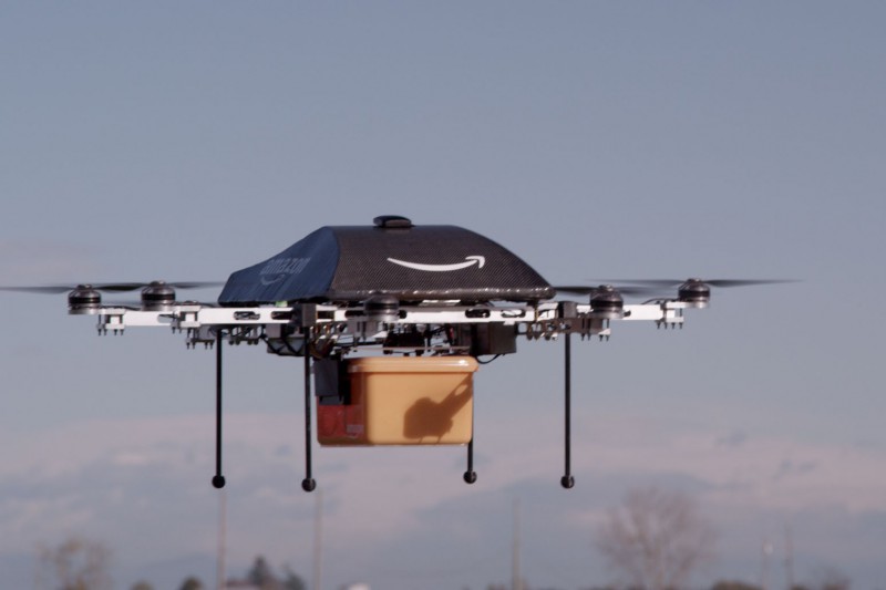 La FAA da luz verde a los vuelos experimentales con drones de uso comercial a Amazon