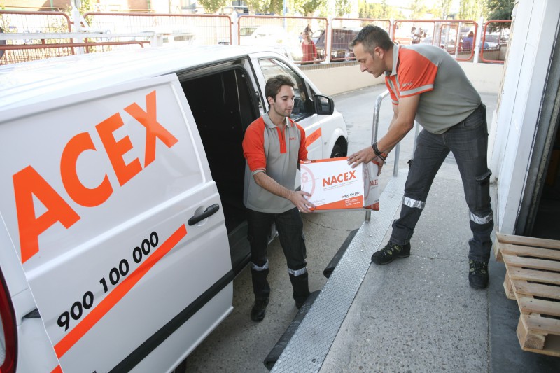 Nacex refuerza asegura el servicio en las fiestas navideas con 370 profesionales