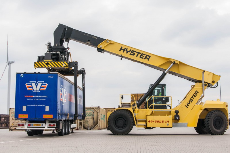 Alfaland. Carretilla ReachStacker RS45-46 Fase IV Hyster, ha sido reconocida con el Good Design Award 1