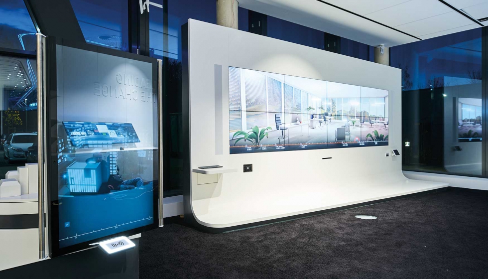 La sala de exposicin de 600 metros cuadrados permite a los visitantes experimentar la iluminacin urbana del futuro...