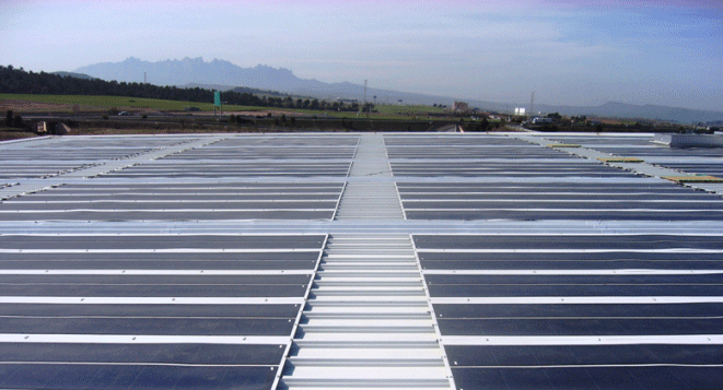 Placas solares del edificio Logispark de Sallent