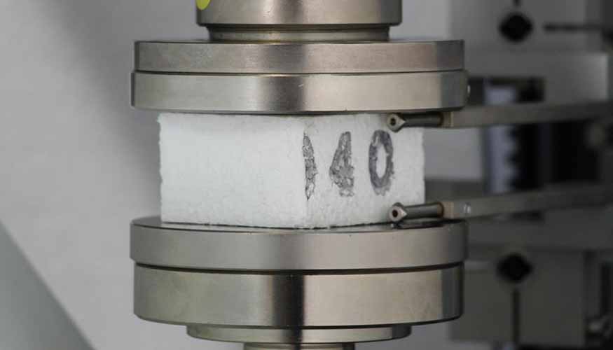 Ensayos de compresin en espuma dura ISO 844, EN 826, ASTM D 1621