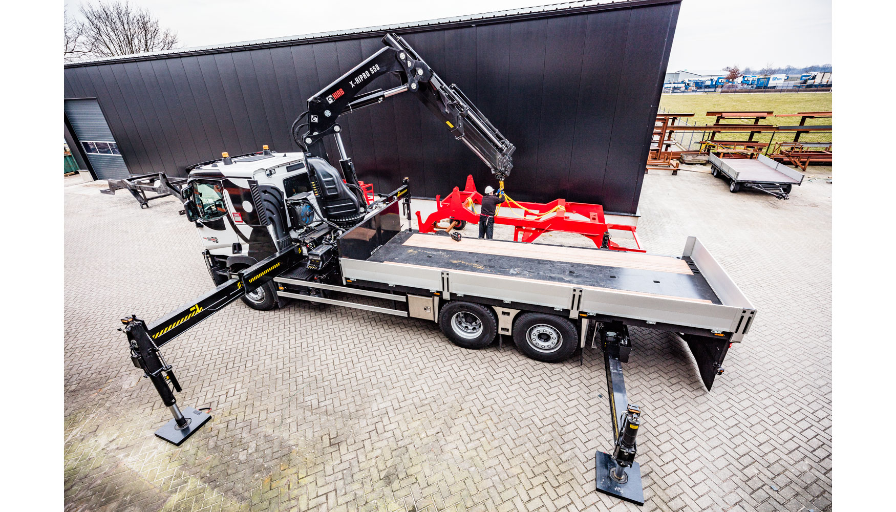 Los sistemas de instalacin modular de Hiab para carroceras de camiones reducen significativamente el tiempo de instalacin...