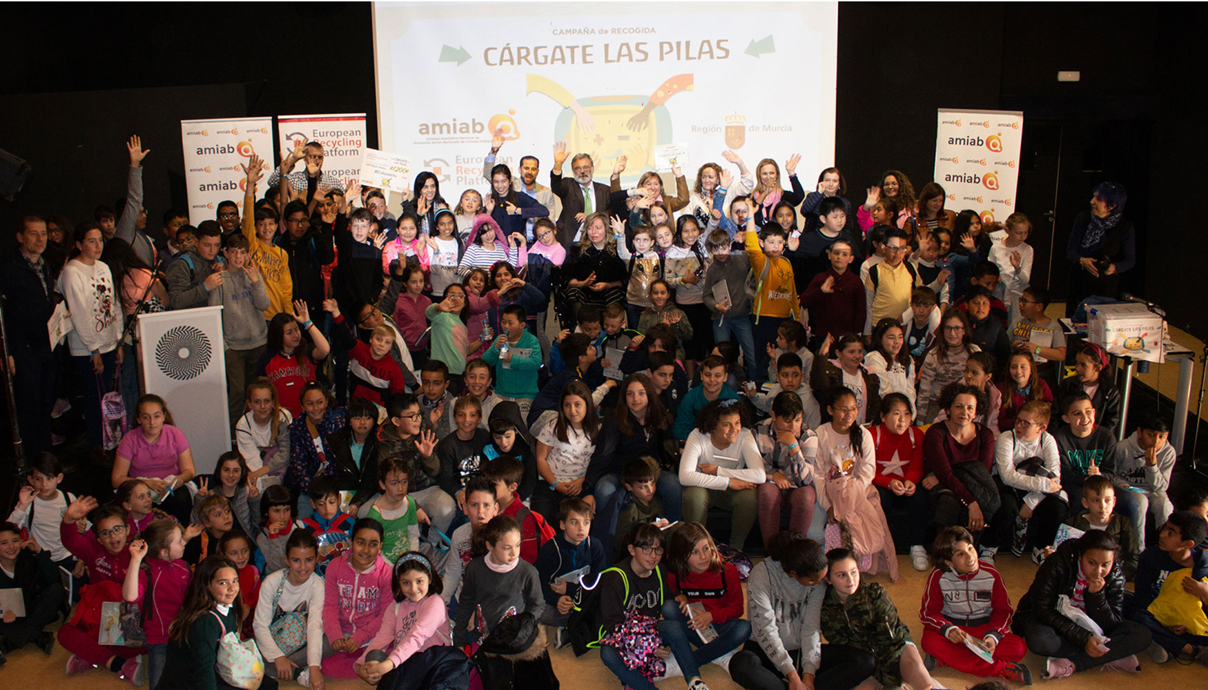 Foto de familia del Colegio murciano de Educacin Infantil y Primaria de Puente de Doana...