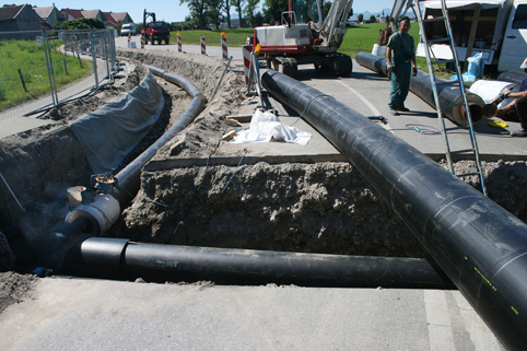 Around of 275 m of hot water flow until the facilities of Fendt through 2,800 meters of pipes