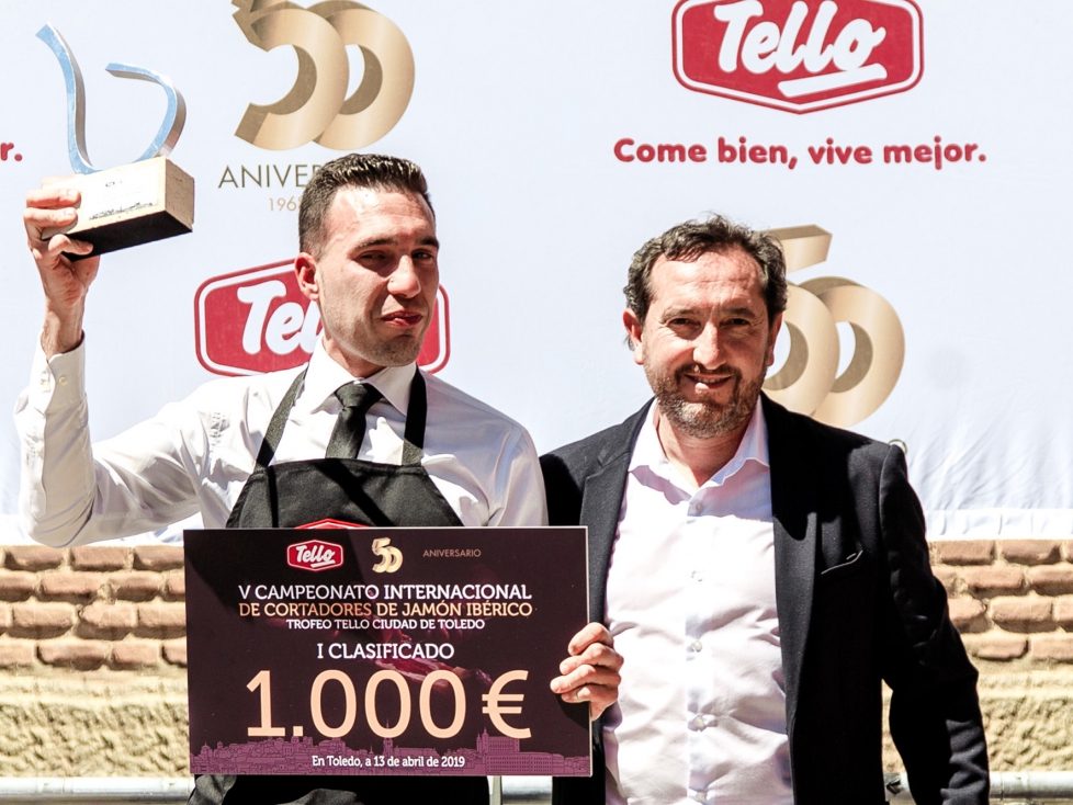 Juan Antonio Prez Moro, ganador del V Campeonato Internacional Solidario de Cortadores de Jamn Ibrico  Trofeo Tello, Ciudad de Toledo...