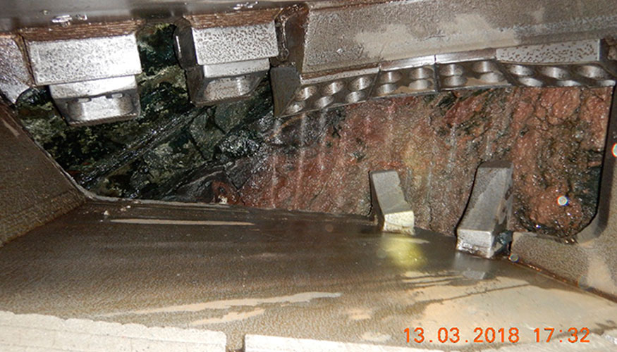 Figura 19.- Detalle de la entrada de agua a la cmara de la TBM S-948 durante una de las paradas para la inspeccin de herramientas. (Fuente: SENER)...