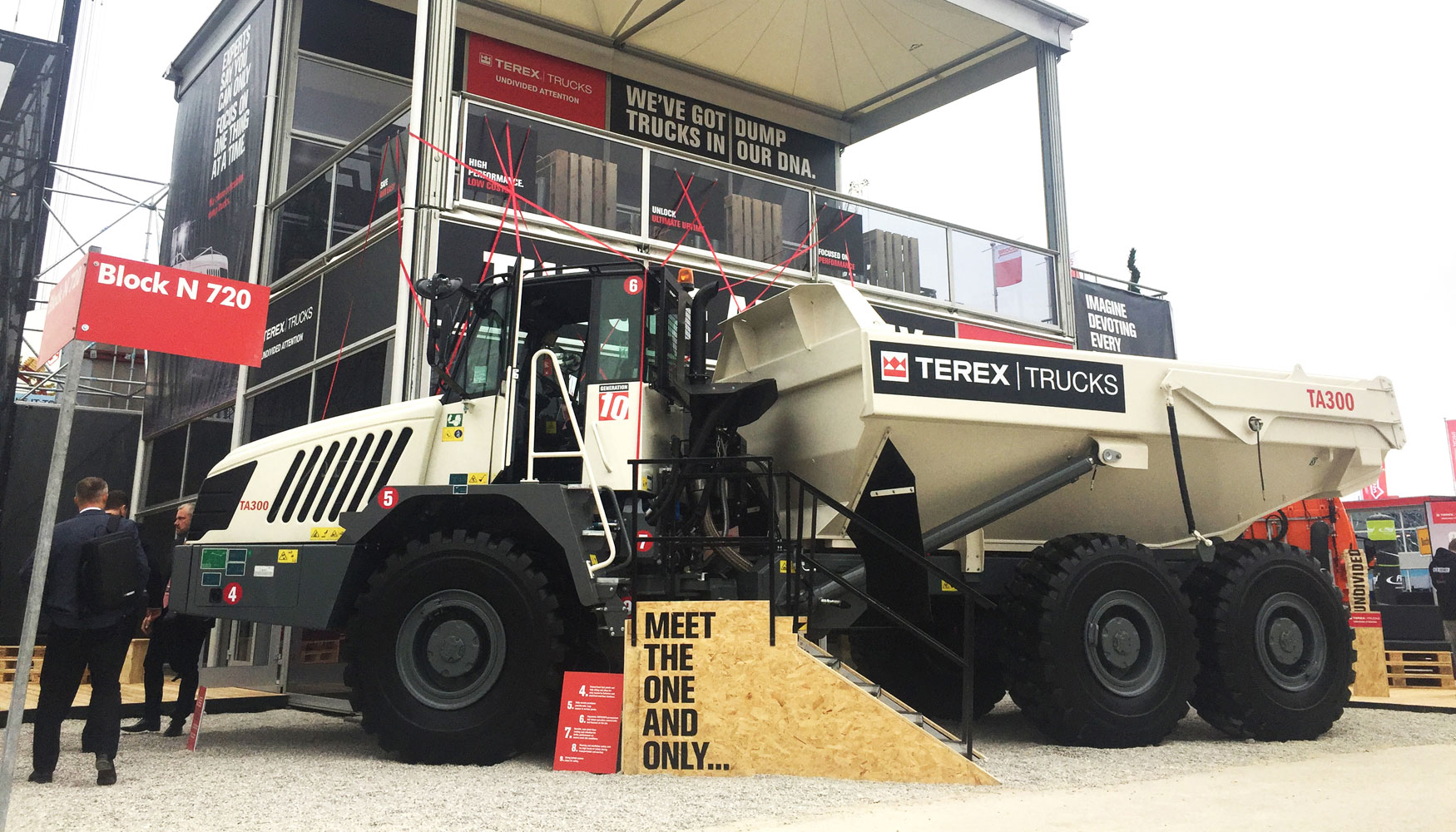Dumper articulado TA300 en el stand de Terex Trucks en Bauma 2019