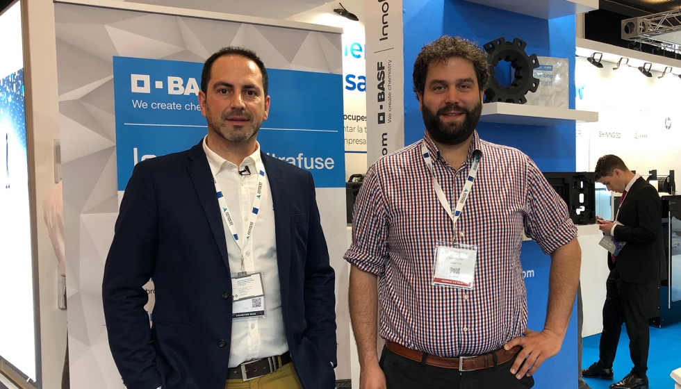 Jos Manuel Snchez, Channel Development Manager en Grupo Sicnova (izquierda), junto a Sam de Jong, Sales Manager de Innofil3D...