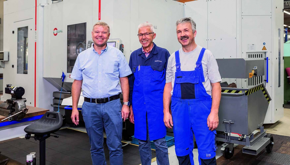 De izquierda a derecha, Axel Spadinger, jefe de Ingeniera de Herramientas y Fabricacin, Hans Brhl...