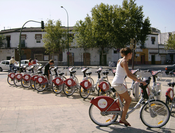 Parada de Sevici en una calle de Sevilla