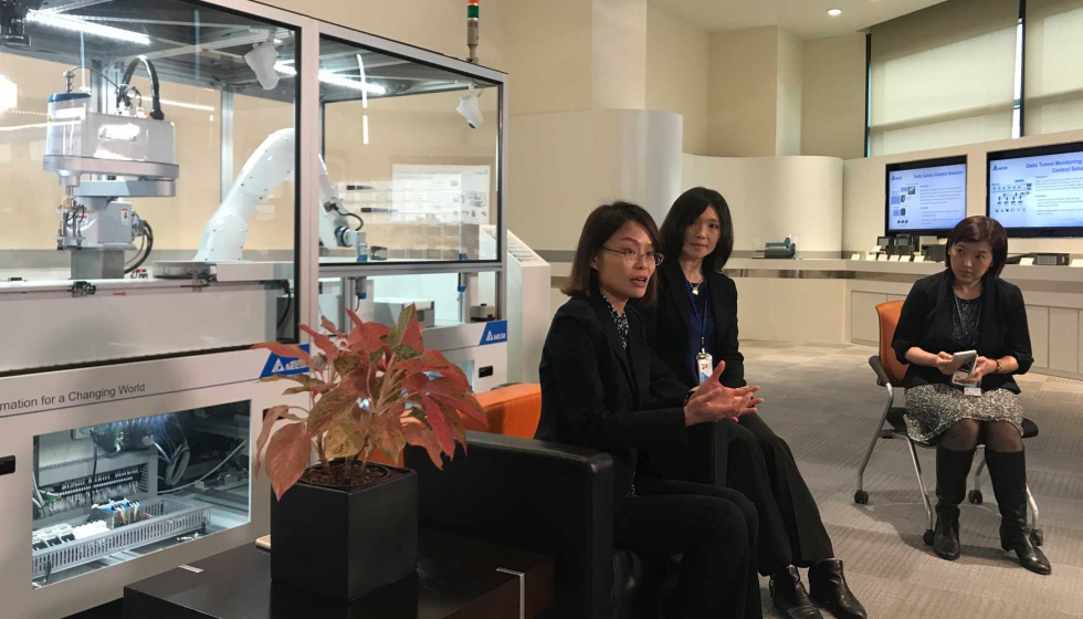 Lisa Shu, directora general del Grupo de Negocio de Automatizacin Industrial de Delta, y su equipo responden a las preguntas de los periodistas...