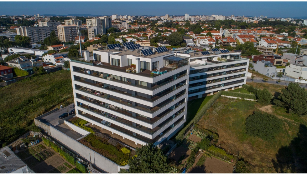 Ms de 4.500 metros cuadrados de construccin bruta del complejo corresponden a balcones, terrazas y porches