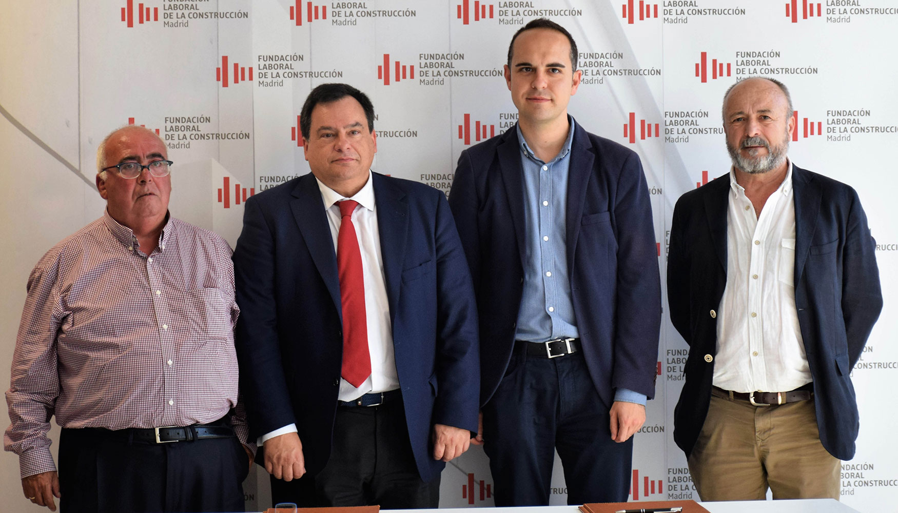 Los patronos de la Fundacin Laboral de la Construccin de Madrid, junto al concejal Jos Manuel Calvo del Olmo
