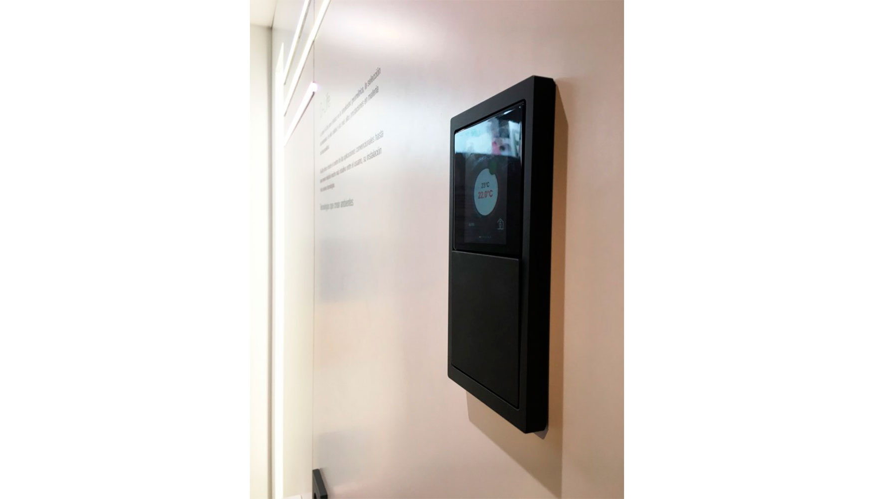 Schneider Electric presenta en la feria Architect@Work Madrid varias soluciones que maximizan el confort en la vivienda y en los espacios comerciales...