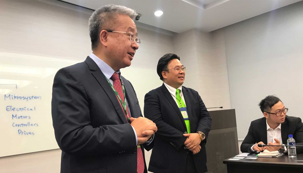 Kou-I Szu, presidente de Hiwin Microsystem Corp. durante la visita de la prensa internacional