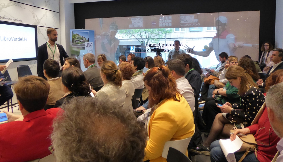 Asistentes al acto de presentacin del Libro Verde que tuvo lugar el pasado mes de mayo en el Cosentino City de Madrid